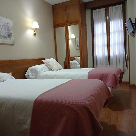 Hotel Los Robles Кангас-де-Онис Экстерьер фото