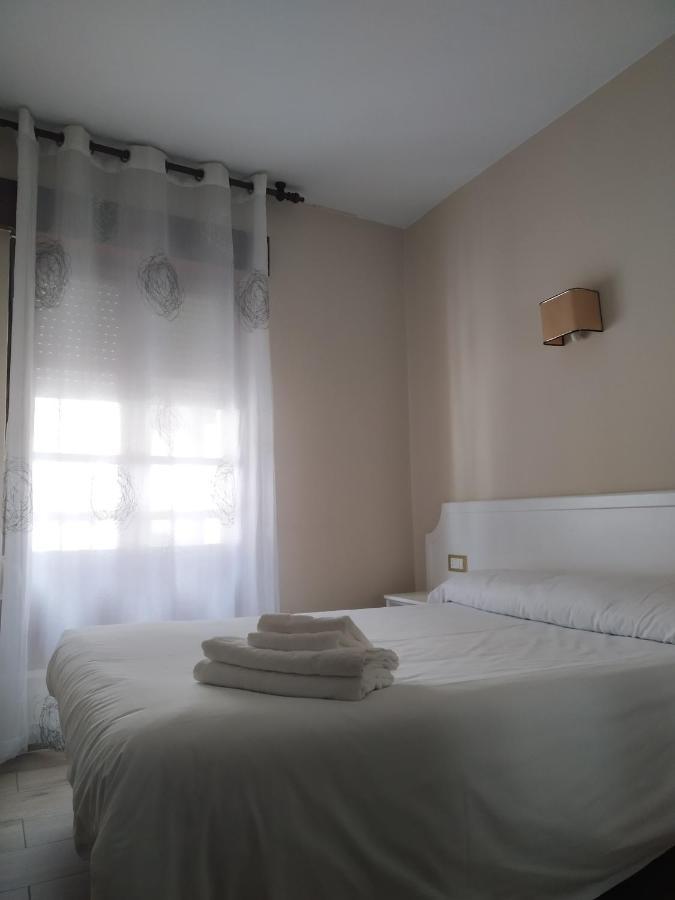 Hotel Los Robles Кангас-де-Онис Экстерьер фото