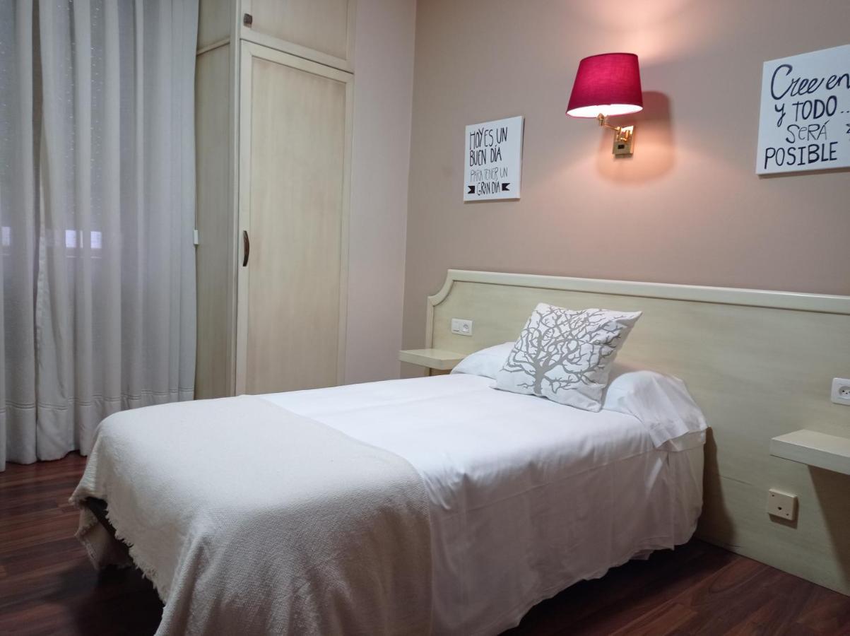 Hotel Los Robles Кангас-де-Онис Экстерьер фото