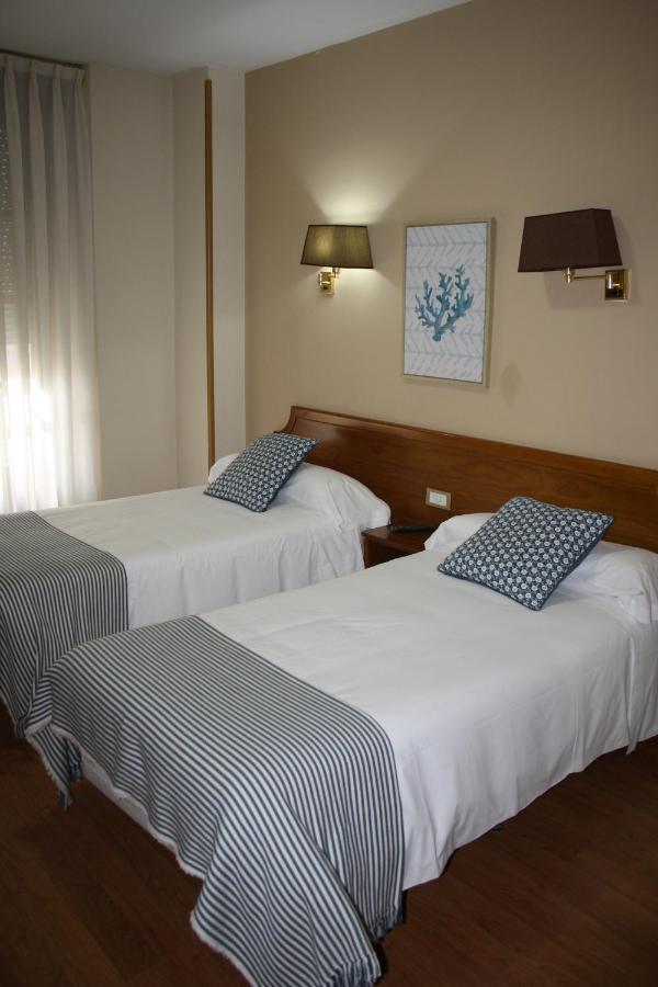 Hotel Los Robles Кангас-де-Онис Экстерьер фото