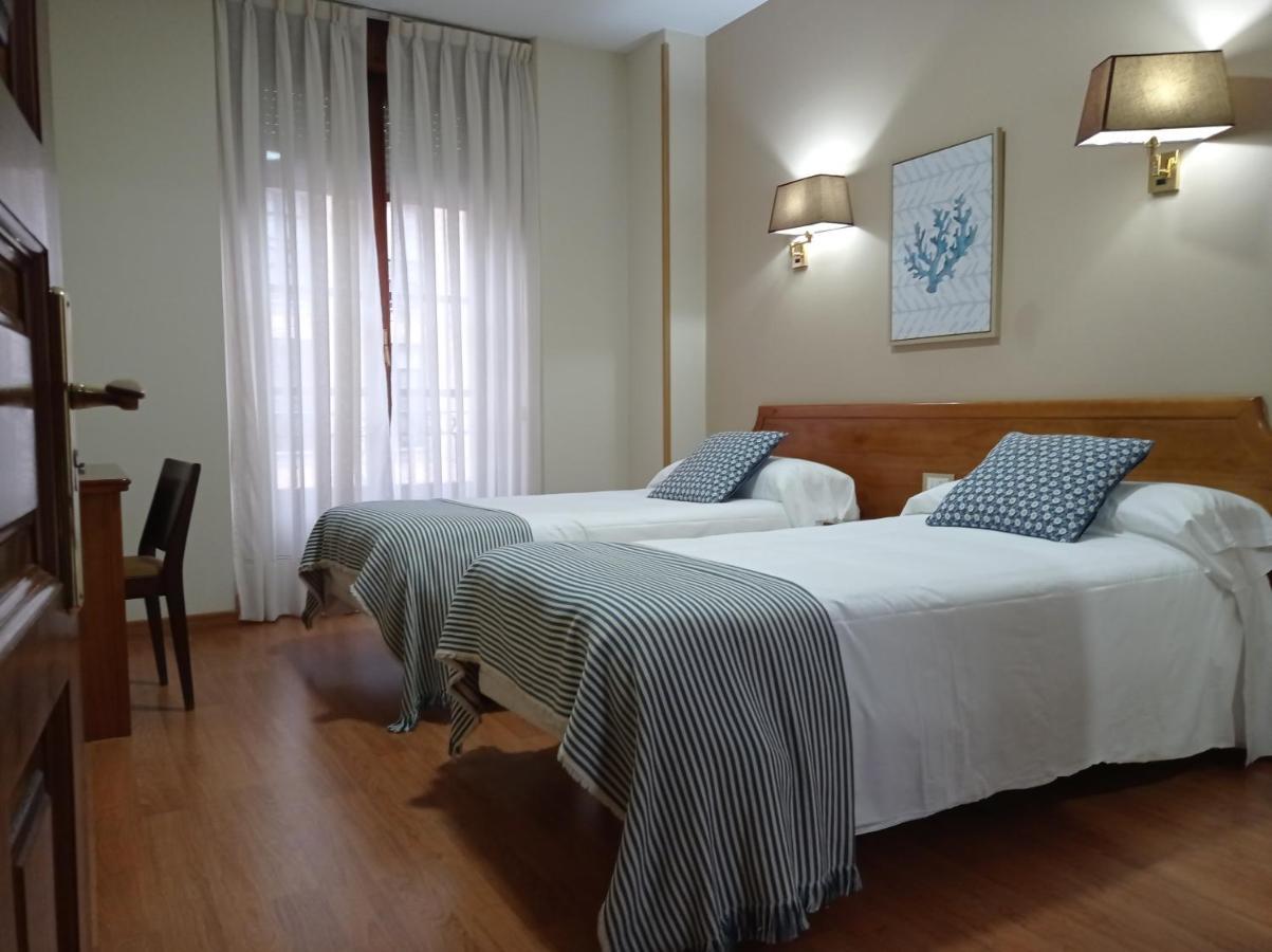 Hotel Los Robles Кангас-де-Онис Экстерьер фото